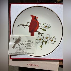 Avon Cardinal North American Songbird Plate new in box
